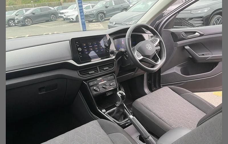 Usado VW T-Cross Match 115 HP (84 kW) 2025 Cinzento SUV