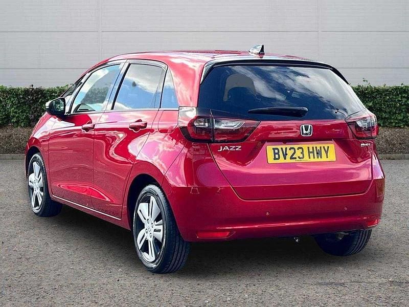 Second-hand Honda Jazz Hybrid 109 CP (80 kW) 2023 Roșu Hatchback