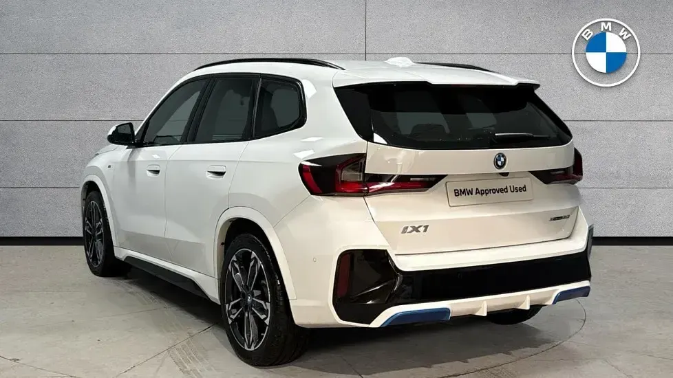 Begagnad BMW iX1 M Sport 227 kW (309 HK) 2023 Vit SUV