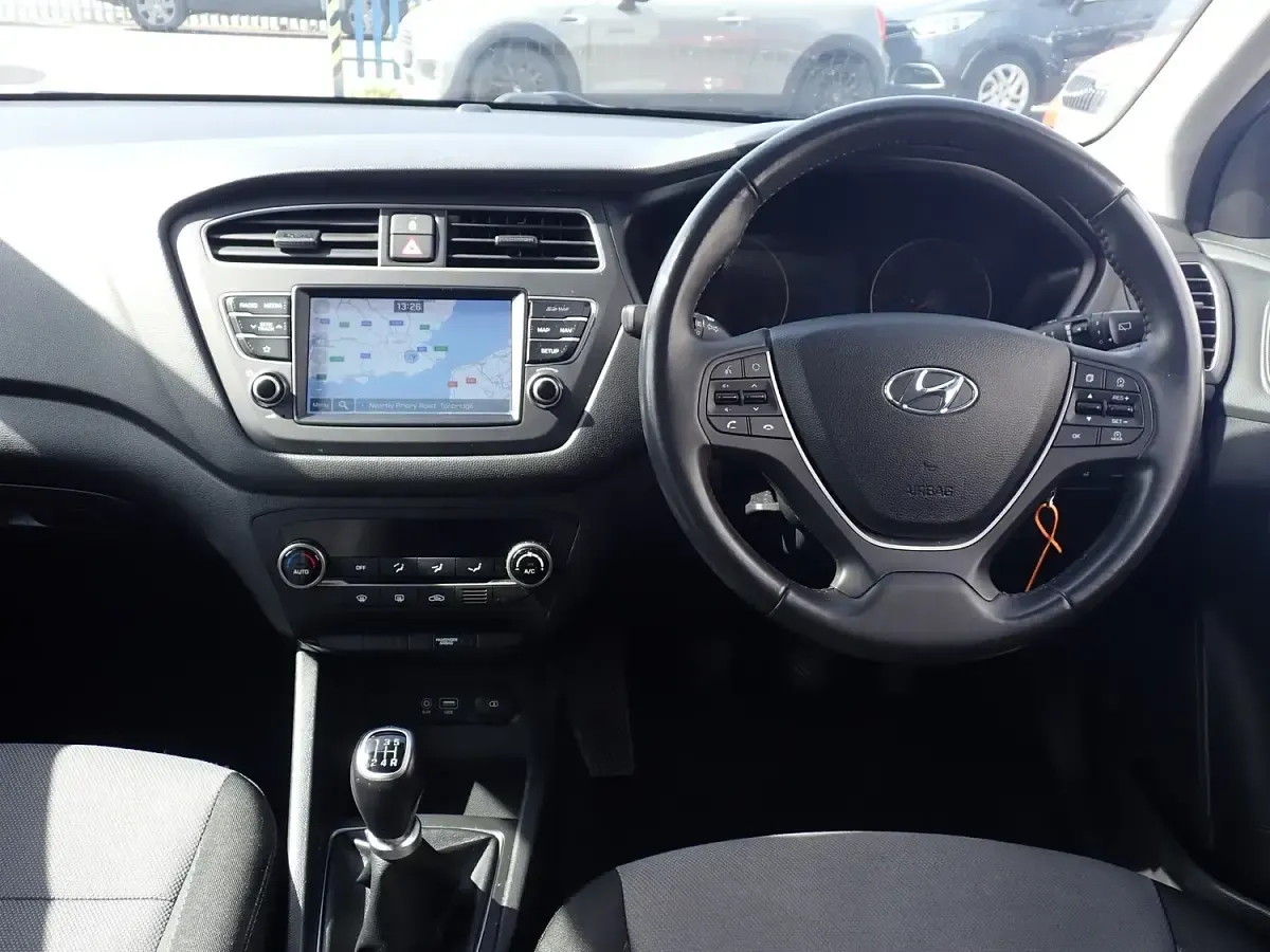 Used Hyundai i20 Premium 84 HP (61 kW) 2019 Grey Hatchback