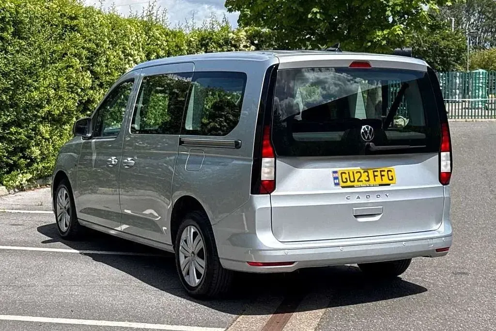 Used VW Caddy 112 HP (82 kW) 2023 Silver MPV