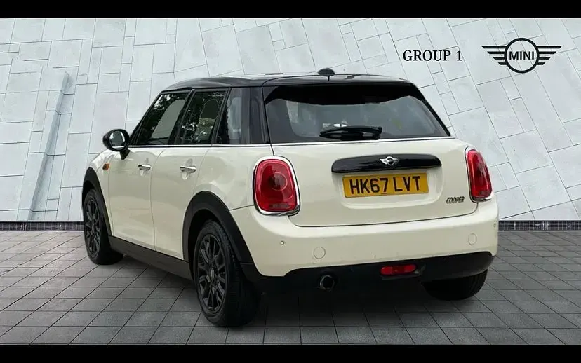 Used Mini Cooper Hatch 134 HP (98 kW) 2017 White Hatchback