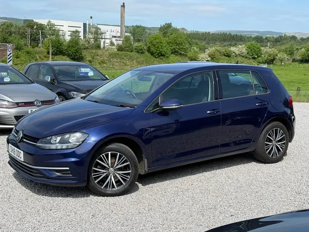 Used VW Golf VII SE 115 HP (84 kW) 2018 Blue Hatchback