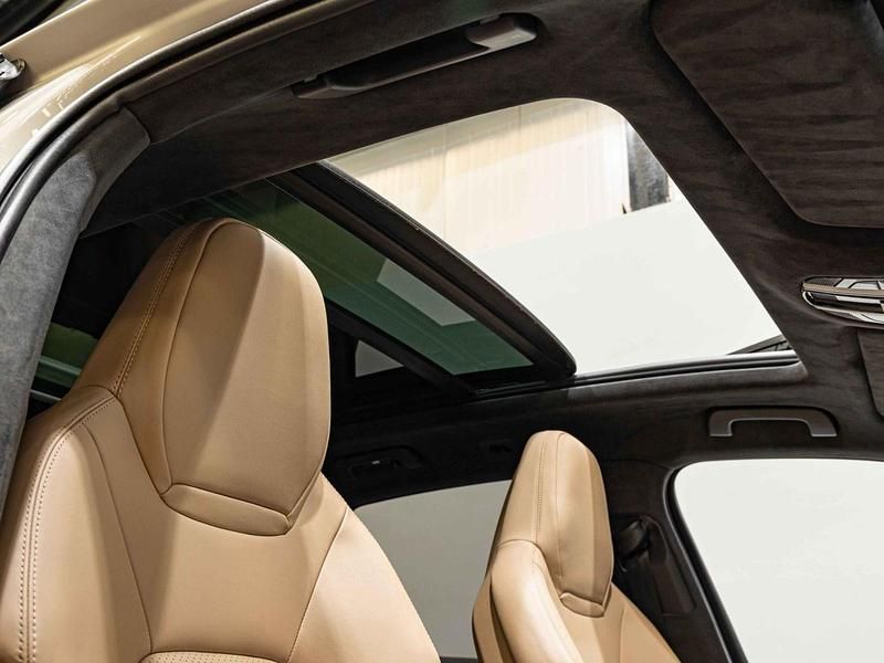 Used Porsche Cayenne 460 HP (338 kW) 2022 Beige SUV