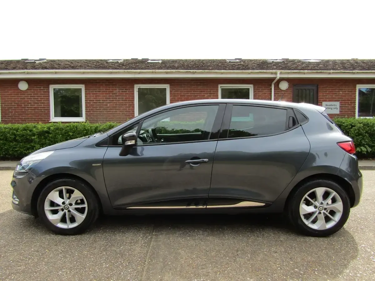 Used Renault Clio Dynamique 2017 Hatchback