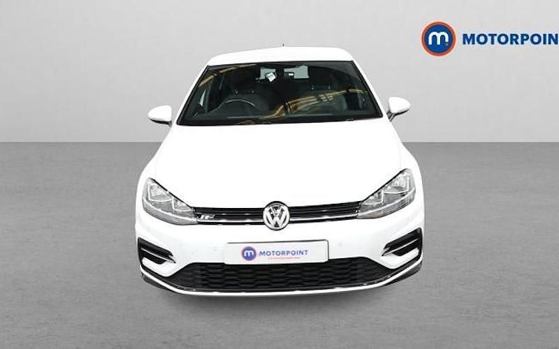 Begagnad VW Golf VII R-line 150 HK (110 kW) 2019 Vit Halvkombi