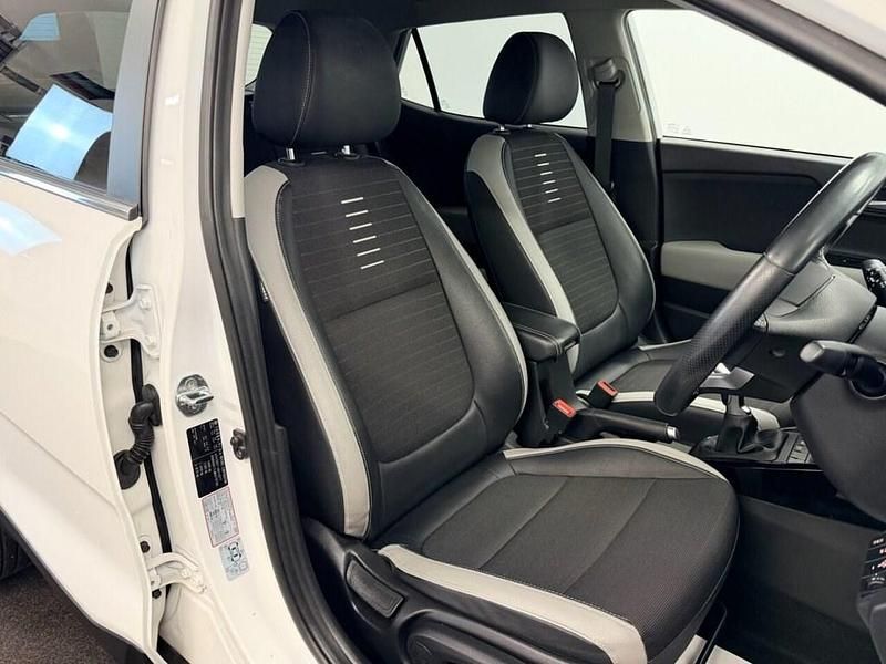 Second-hand Kia Stonic 120 CP (88 kW) 2021 Alb SUV