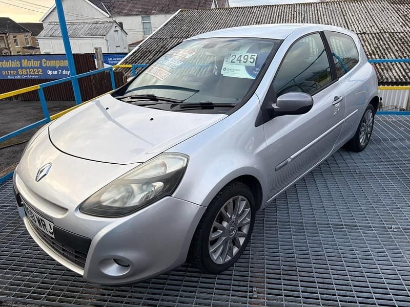 Used Renault Clio II Dynamique 2010 Silver Hatchback