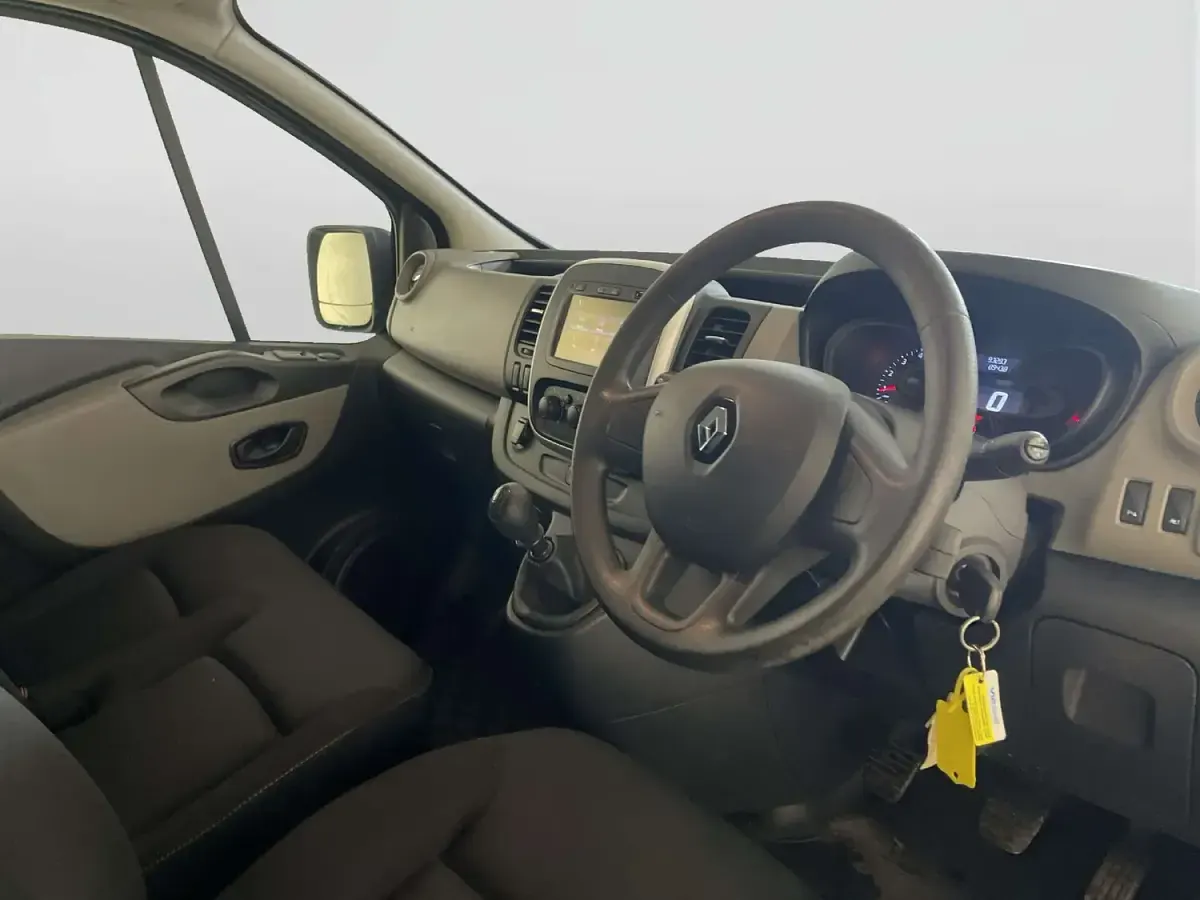 Used Renault Trafic Business 120 HP (88 kW) 2019 Black MPV