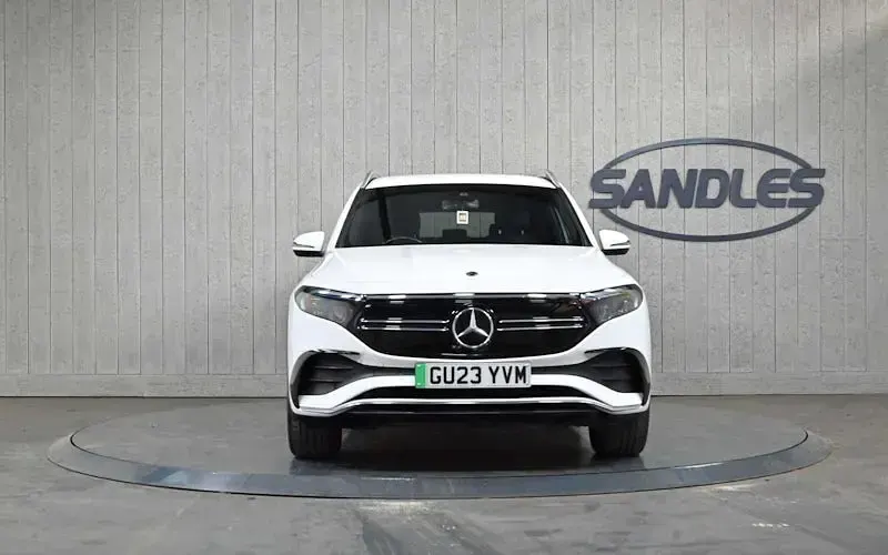 Usado Mercedes EQB300 AMG line 167 kW (228 HP) 2023 Branco SUV