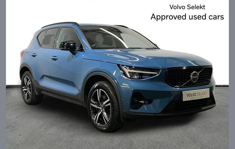 Usado Volvo XC40 Plus 161 HP (118 kW) 2023 Azul SUV