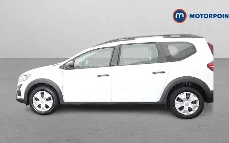 Usado Dacia Jogger Essentiel 110 HP (80 kW) 2025 Monovolume