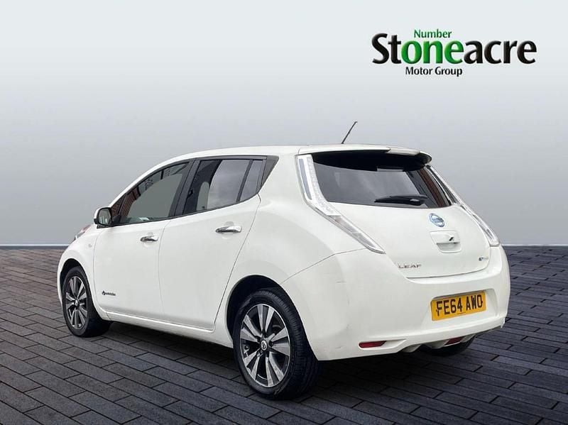 Used Nissan Leaf Tekna 80 kW (109 HP) 2014 White Hatchback