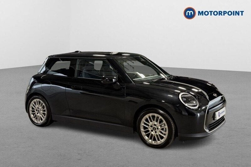 Black New 2024 Mini Cooper Exclusive Hatchback | £25,999 (Fair price) - Image 1/4
