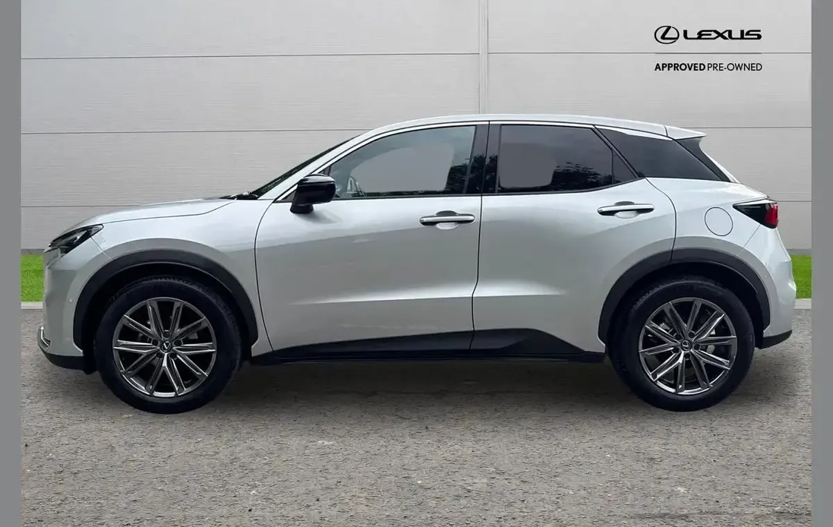 Used Lexus LBX 136 HP (100 kW) 2024 Silver SUV
