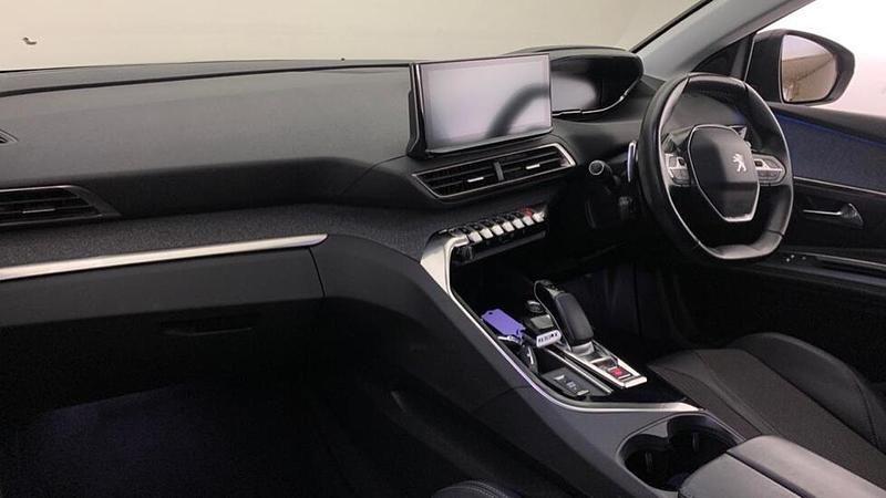 Used Peugeot 3008 Allure Premium 222 HP (163 kW) 2021 Grey SUV