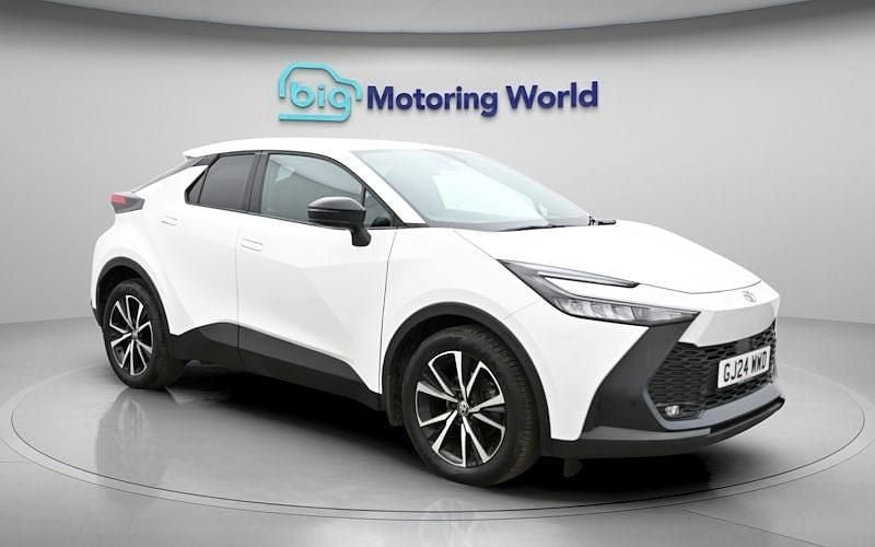 Used Toyota C-HR Design 140 HP (102 kW) 2026 SUV