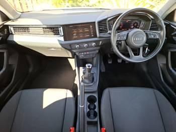 Used Audi A1 Design 95 HP (69 kW) 2021 White SUV