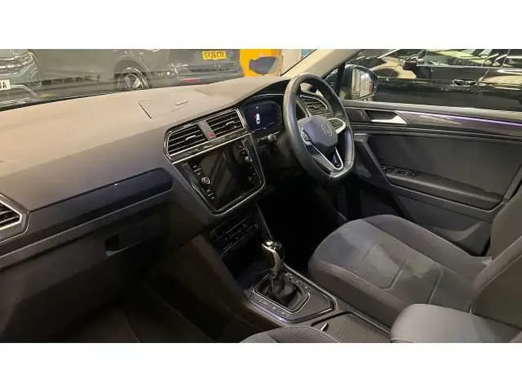 Used VW Tiguan Elegance 150 HP (110 kW) 2023 Blue SUV