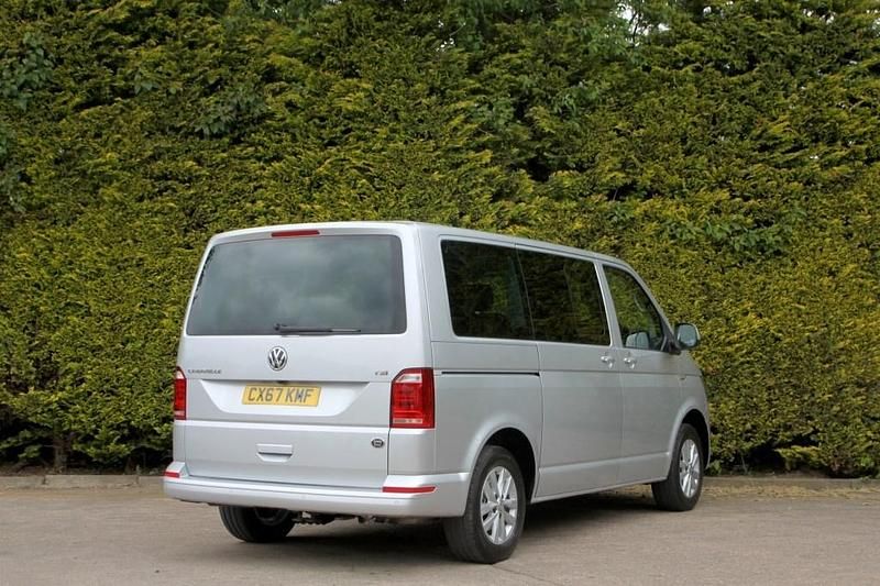Usado VW Caravelle SE 147 HP (108 kW) 2017 Prateado Monovolume
