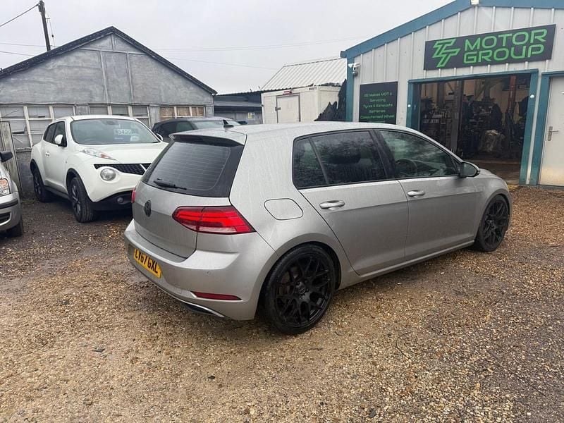 Used VW Golf VII SE 115 HP (84 kW) 2017 Silver Hatchback