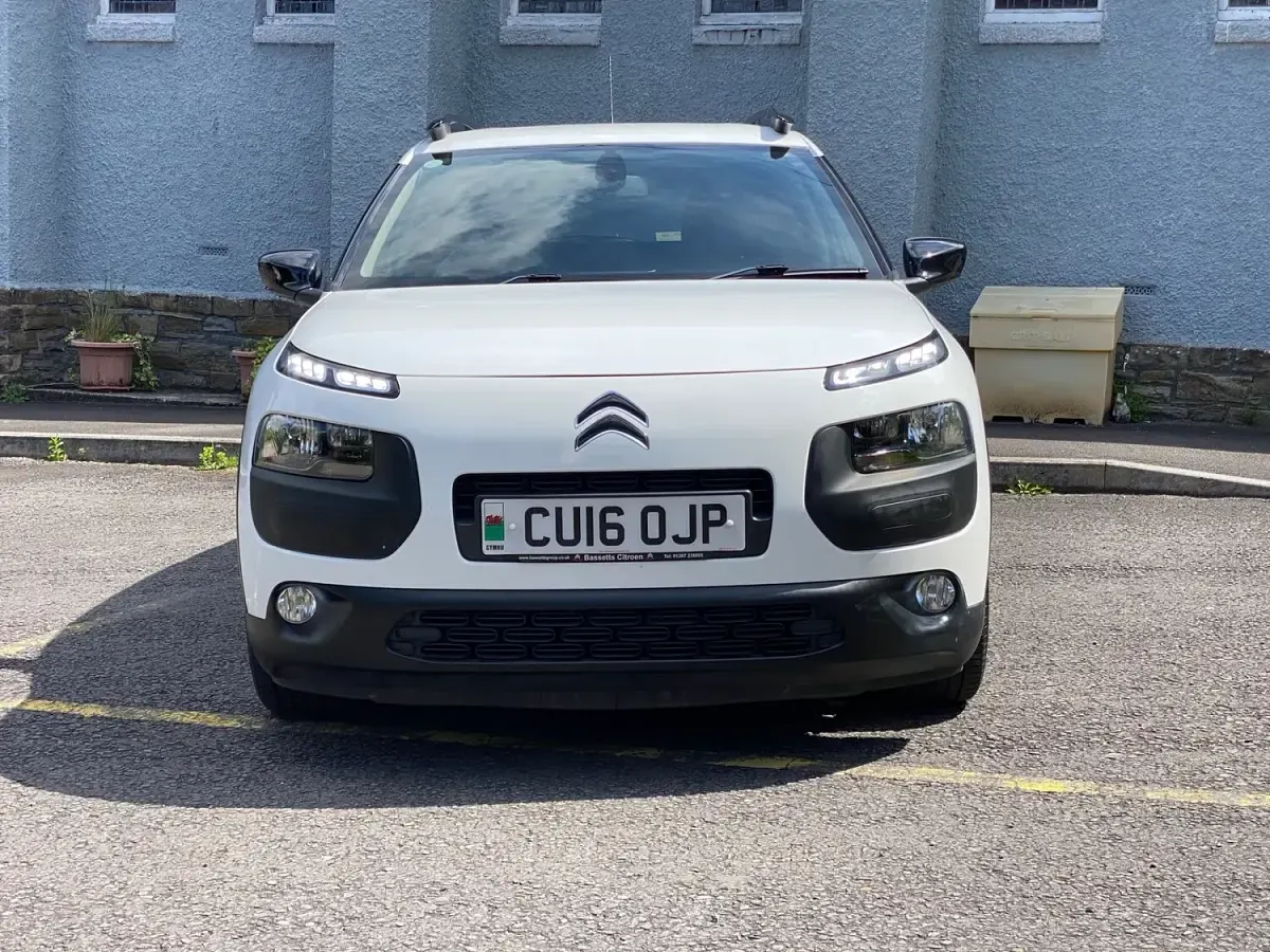 Used Citroën C4 Cactus Flair 2016 White Hatchback