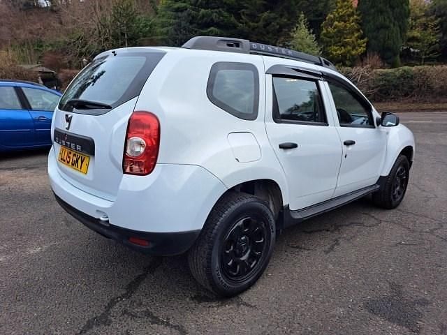 Used Dacia Duster Ambiance 110 HP (80 kW) 2015 White SUV