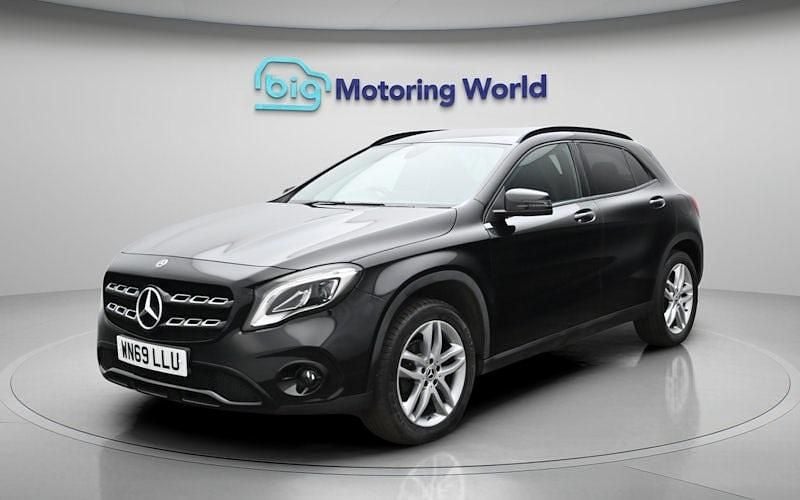 Used Mercedes GLA180 Urban 122 HP (89 kW) 2019 Black SUV