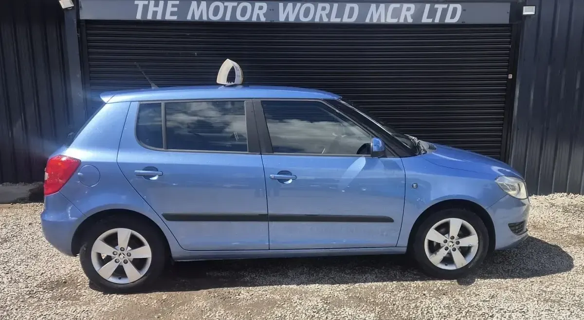 Usado Skoda Fabia SE 2014 Azul Utilitario