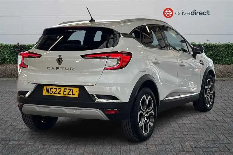 Used Renault Captur SE 90 HP (66 kW) 2022 White SUV