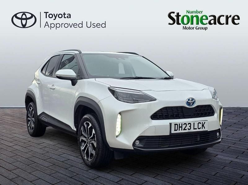 Used Toyota Yaris Hybrid Design 2023 White Hatchback