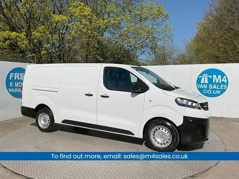 Used Vauxhall Vivaro 100 HP (73 kW) 2021 White MPV