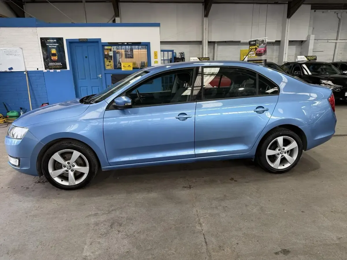 Used Skoda Rapid SE L 110 HP (80 kW) 2017 Blue Hatchback