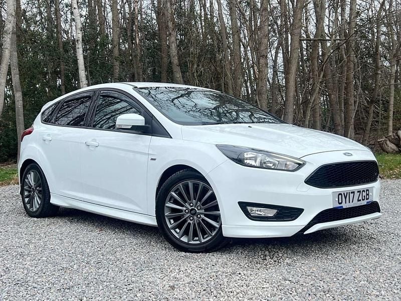 Used Ford Focus ST-Line 140 HP (102 kW) 2018 White Hatchback