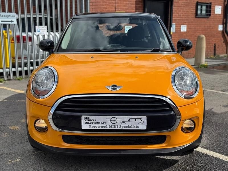 Usado Mini Cooper Hatch 2016 Naranja Utilitario