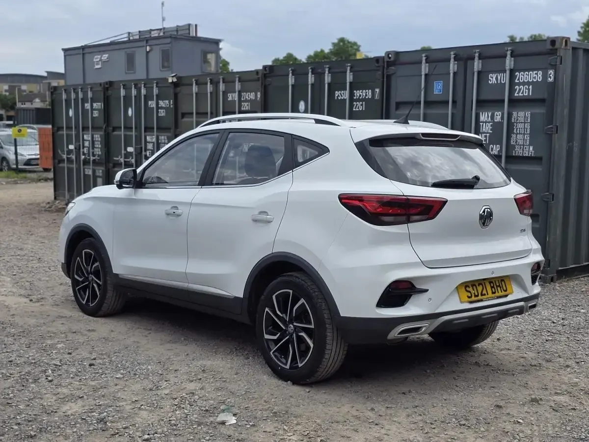 Usado MG ZS Exclusive 111 CV (81 kW) 2021 Blanco SUV
