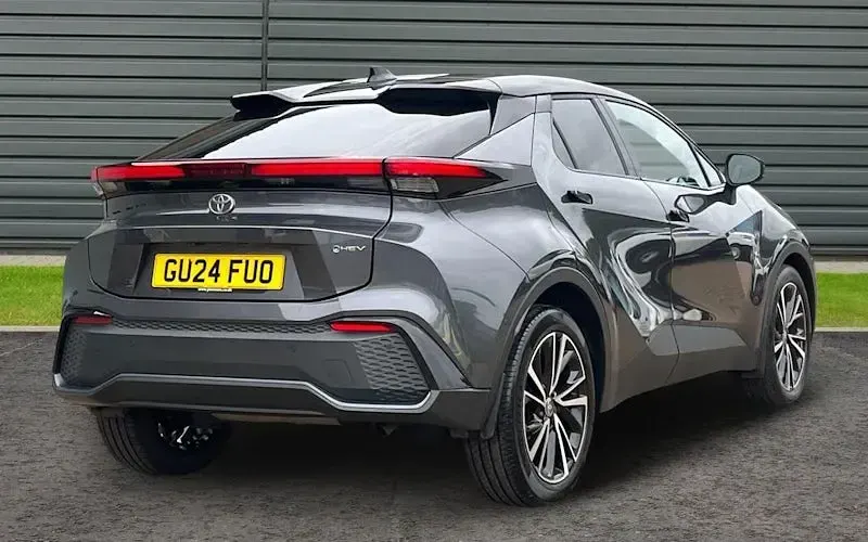Used Toyota C-HR 140 HP (102 kW) 2026 SUV