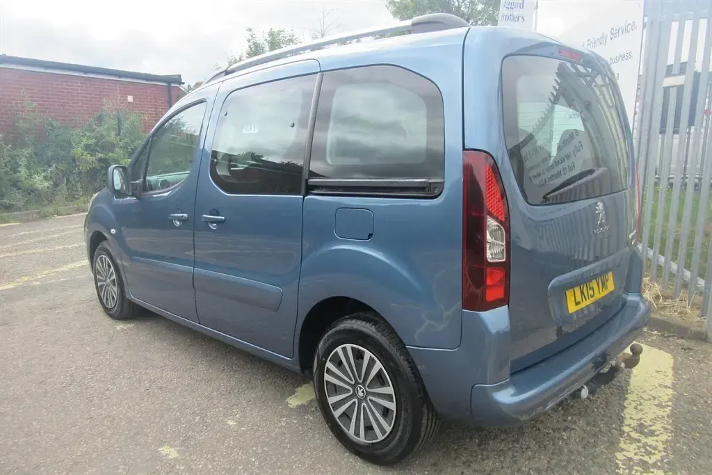 Used Peugeot TePee S 2015 Blue MPV