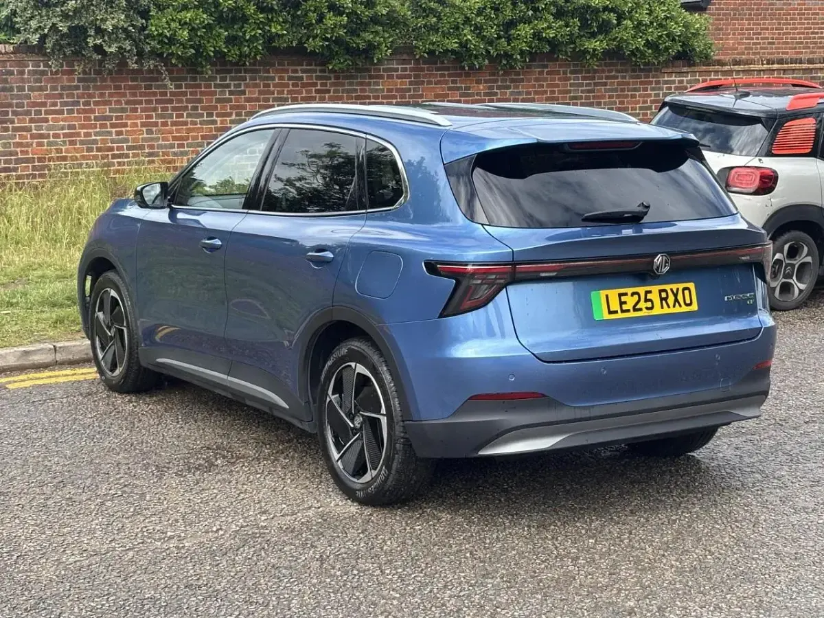 Used MG MGS5 EV Trophy 167 kW (228 HP) 2025 Blue SUV