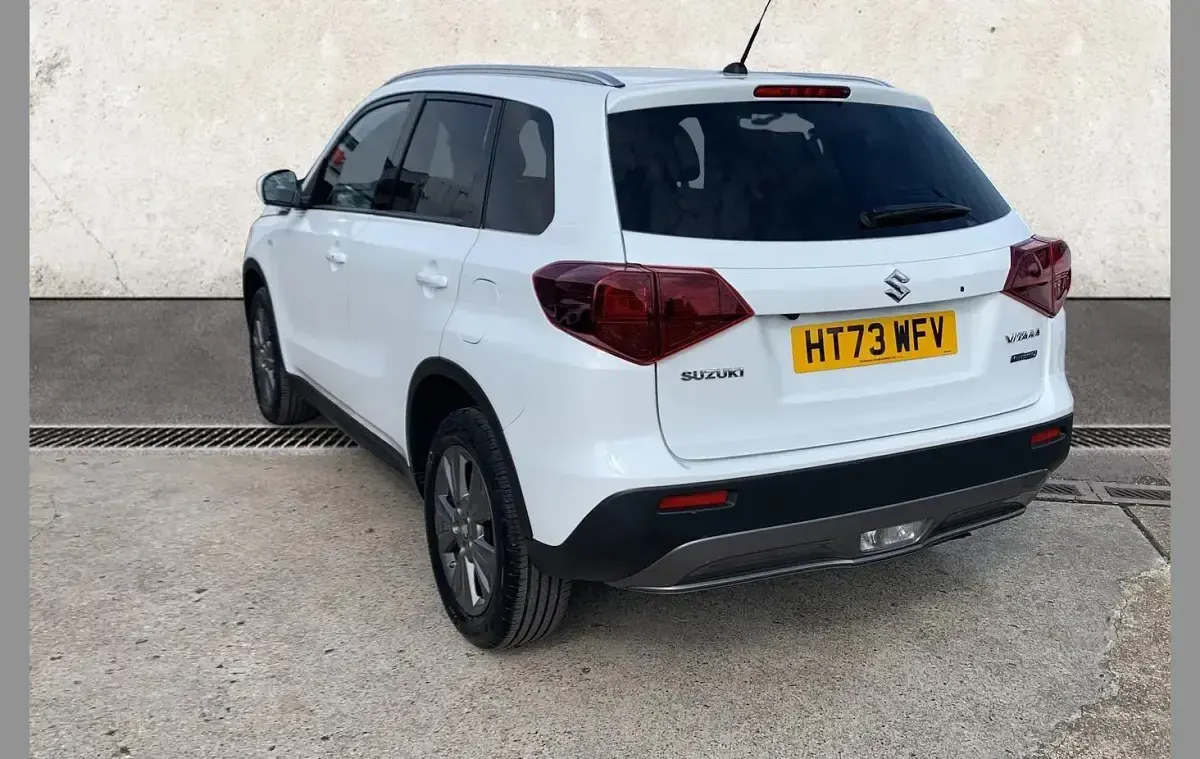 Usado Suzuki Vitara SZ-T 116 CV (85 kW) 2024 Blanco SUV