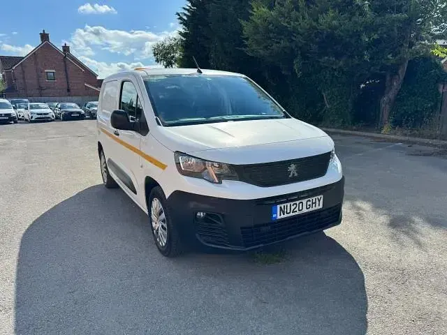 Used Peugeot Partner 2020 White MPV