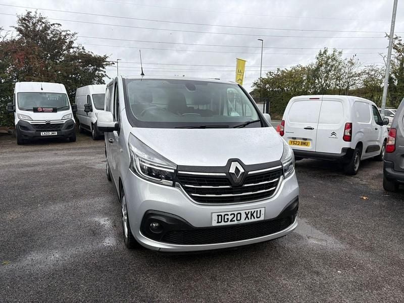 Used Renault Trafic 2020 Silver MPV