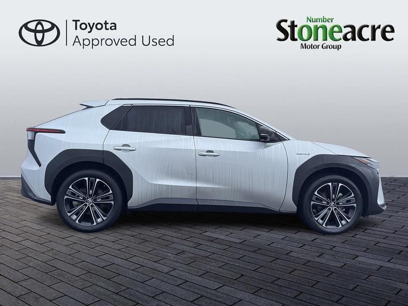 Used Toyota bZ4X 150 kW (204 HP) 2025 Silver SUV