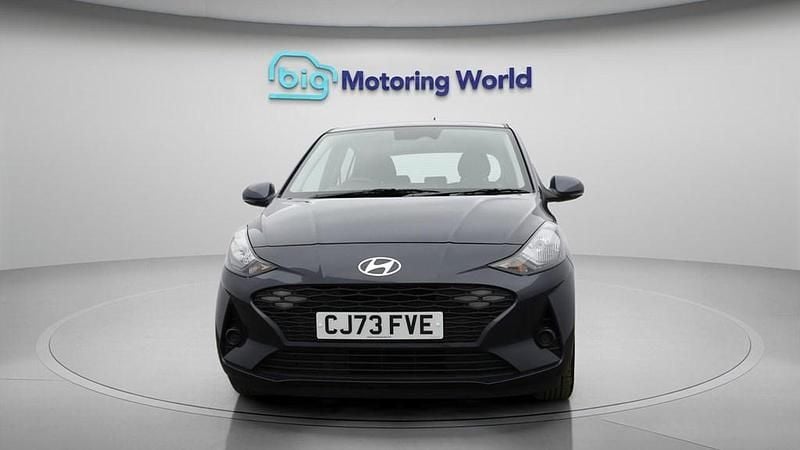 Used Hyundai i10 Advanced 67 HP (49 kW) 2023 Grey Hatchback