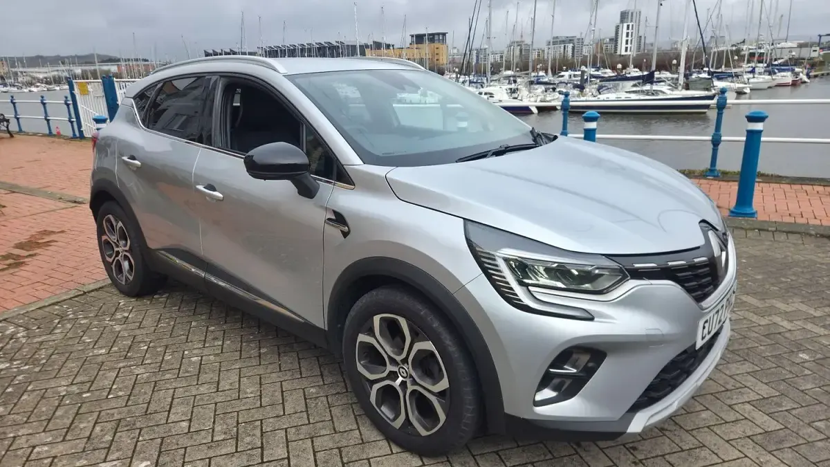 Used Renault Captur Techno 91 HP (66 kW) 2022 Grey SUV