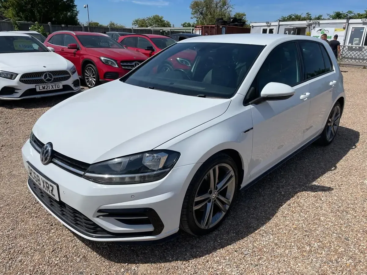Used VW Golf VII R-line 150 HP (110 kW) 2019 White Hatchback