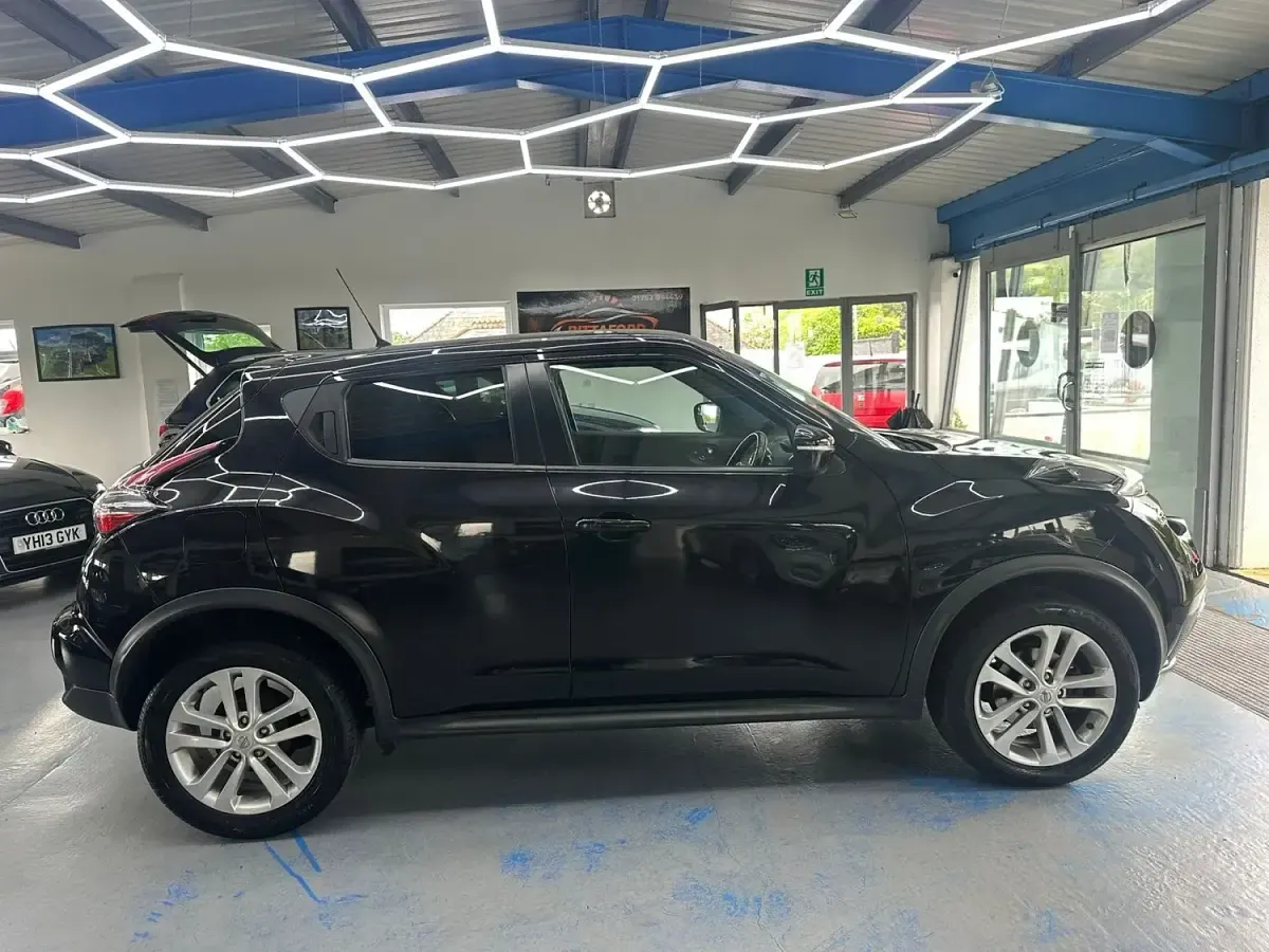 Used Nissan Juke N-Connecta 110 HP (80 kW) 2017 Black SUV
