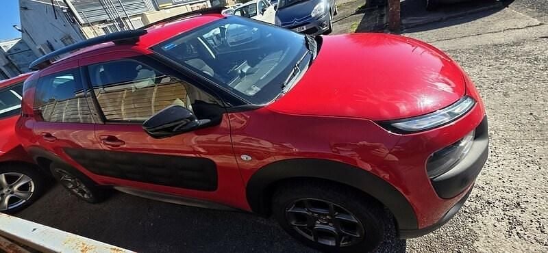 Used Citroën C4 Cactus Feel 82 HP (60 kW) 2016 Red Hatchback
