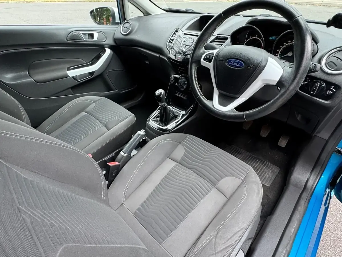 Used Ford Fiesta Zetec 2017 Blue Hatchback