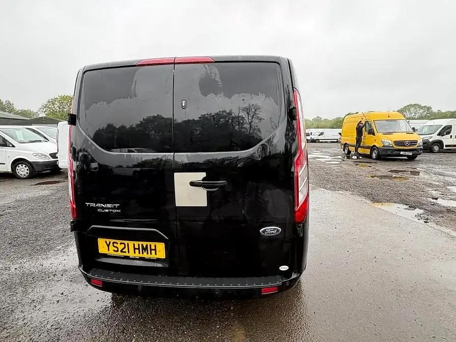 Usado Ford Transit Custom Limited 130 HP (95 kW) 2021 Preto Van